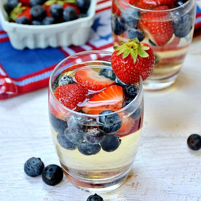 Easy DIY 4th of July party ideas using fruit. On a budget 2 ingredient white wine Sangria #patriotic.