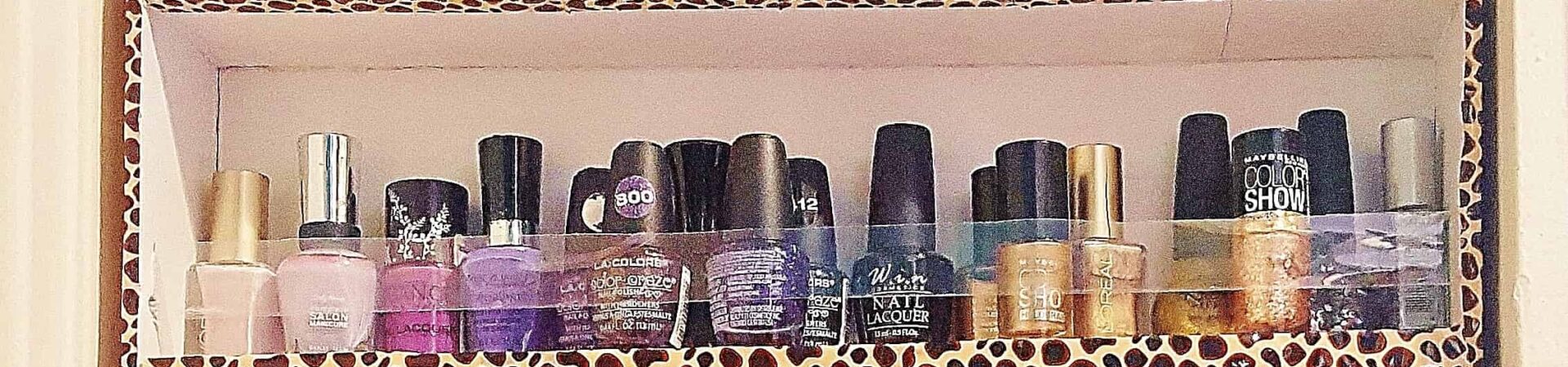 Dollar Store Nail Polish Rack No One Will Know Is DIY / Dorm Decor / Apartment Decor / Budget Decor / Organization / How To