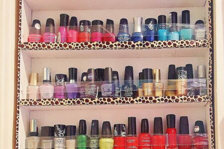 Dollar Store Nail Polish Rack No One Will Know Is DIY / Dorm Decor / Apartment Decor / Budget Decor / Organization / How To