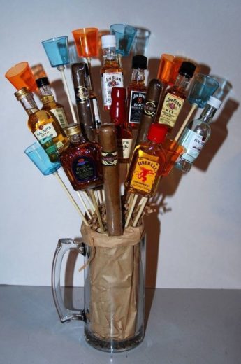 Beer Mug Bouquet with alcohol bottles and a cigar/ The best easy DIY Valentine's Day Gifts for him