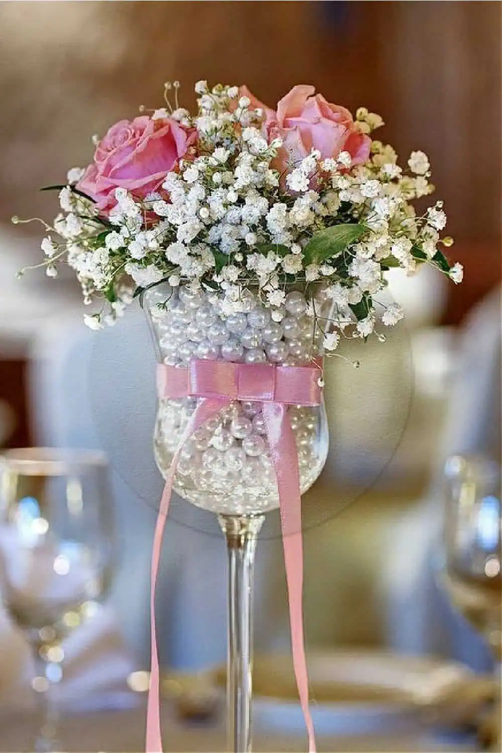 ROMANTIC LAST MINUTE GALENTINES DAY BRUNCH DINNER DECOR IDEAS FOR THE TABLE ROSES