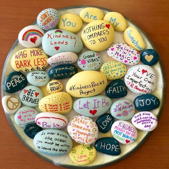 DIY Painted Inspiration Stones/ The Ultimate DIY Guide to Valentine's Day Gifts