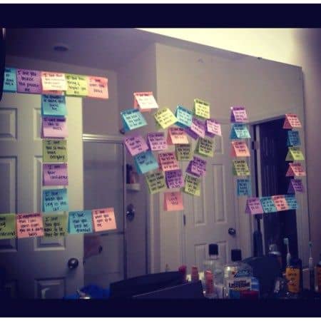 Loving Post it notes in a heart shape on the bathroom mirror/ Valentine's / DIY Boyfriend gifts