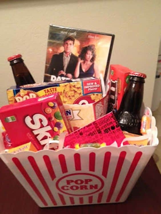 Movie basket gift. DIY boyfriend gifts.