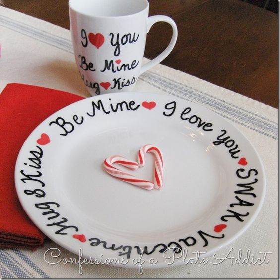 DIY Valentine's Day Mug and Plate Set/ The best DIY Valentine's Day Gift Ideas