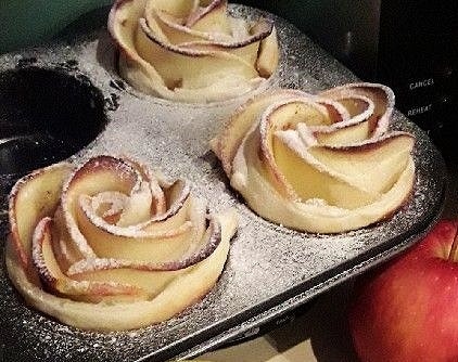 Rose Bakes Apples from our Ultimate DIY Guide to Valentine's Day