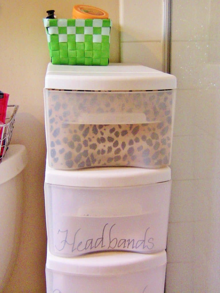 10 Easy Ways To Transform Your Bathroom l Bathroom Organization Ideas l DIY Bathroom Decor l Apartment Bathroom Ideas l Guest Bathroom l Bathroom Storage 