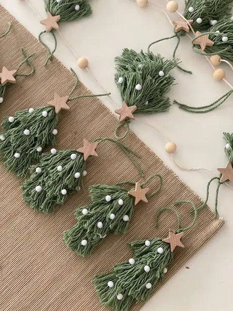 Easy Diy Tassel Christmas Tree Ornaments for the Tree made of string