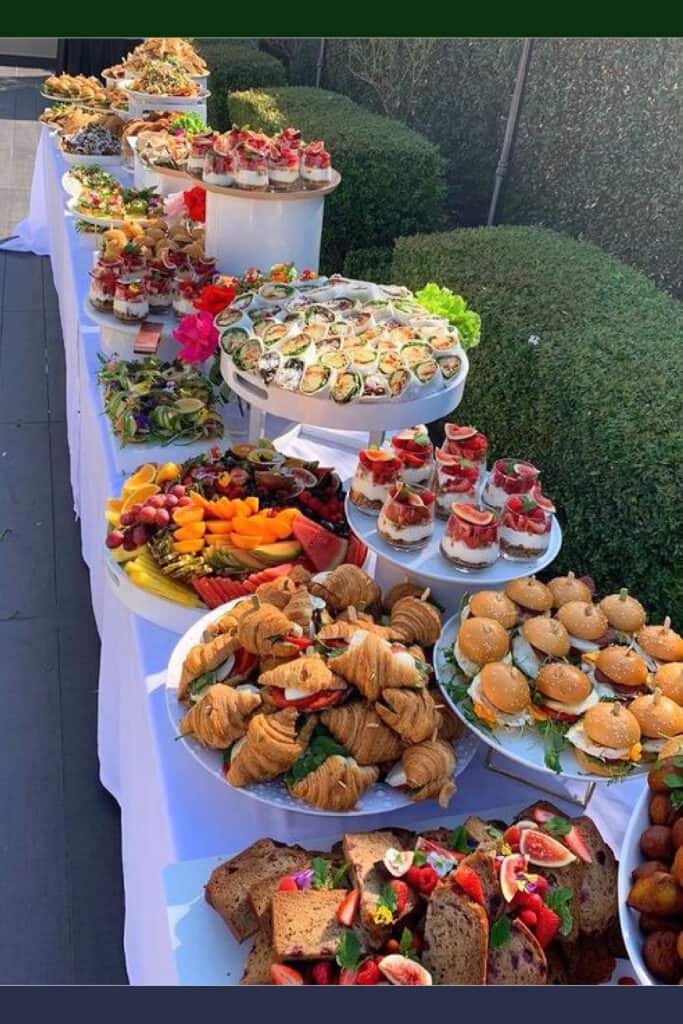 Best and Worst Graduation Party Ideas for the Food Bar and Table