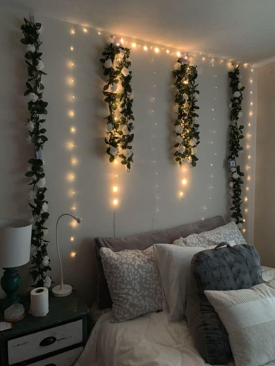 Best Dorm Room and Bedroom Decor and Lighting using vines for teens and College Students