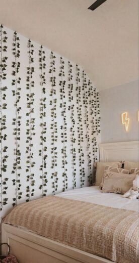 Cute Dorm Room and bedroom minimalist ideas using vines and neon lights for teens and College students