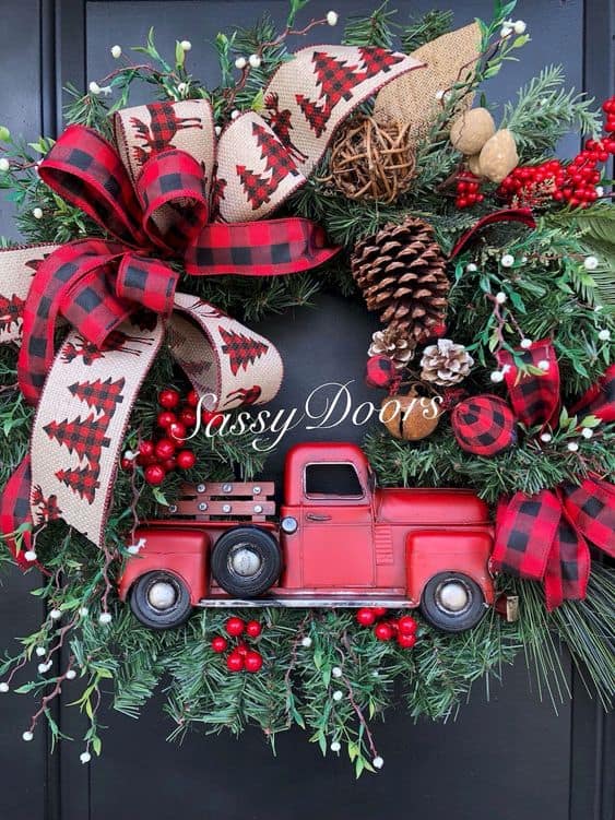 DIY Vintage Truck Christmas Wreath for the Porch Front door