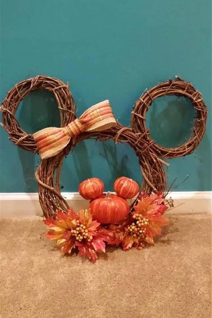 Easy DIY Thanksgiving Decorations Disney Wreath for the front door
