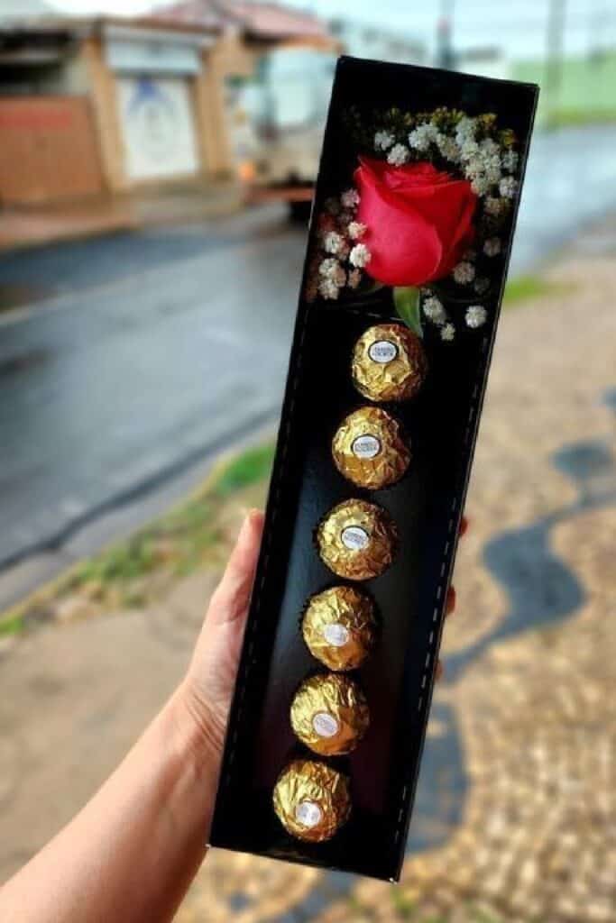 Easy Cheap DIY Valentines Day gifts for boyfriend, girlfriend, Mom, Galentine, and teen
