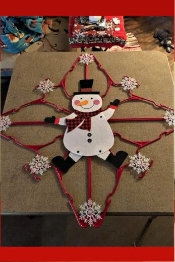 EASY DIY COAT HANGER SNOWFLAKE CHRISTMAS DECOR