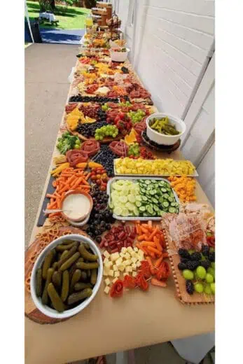 Graduation party ideas food table and food bar decorating ideas Chacuterie table