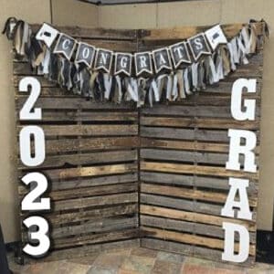 Easy Cheap Graduation Party Photo Booth ideas using pallet wood