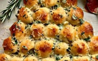 Easy Cheesy Christmas tree bread