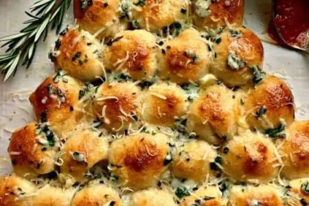 Easy Cheesy Christmas tree bread