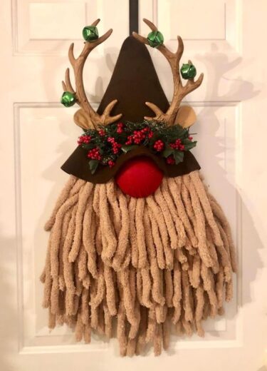 Easy DIY Reindeer Gnome Christmas Wreath