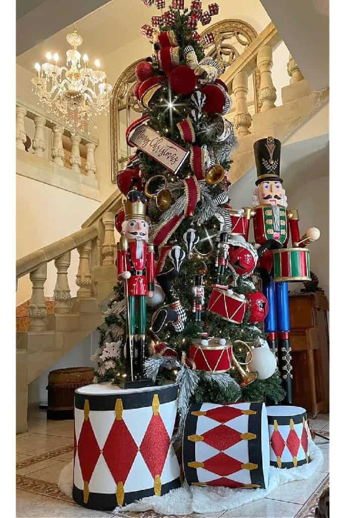 DIY Christmas Tree Ideas with two life size nutcrackers