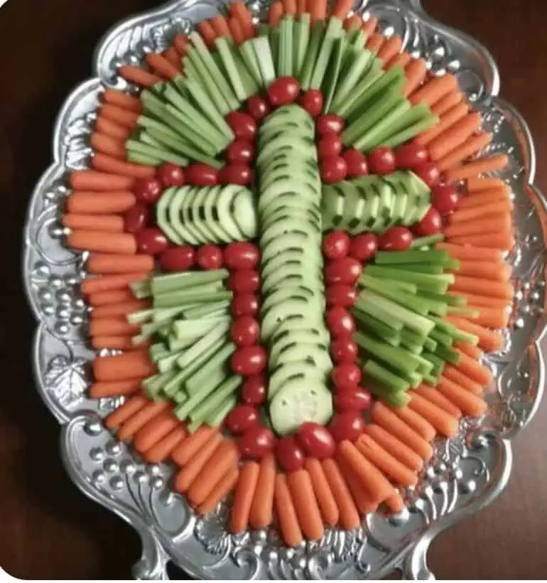 Crudite arranged in a crucifix shape