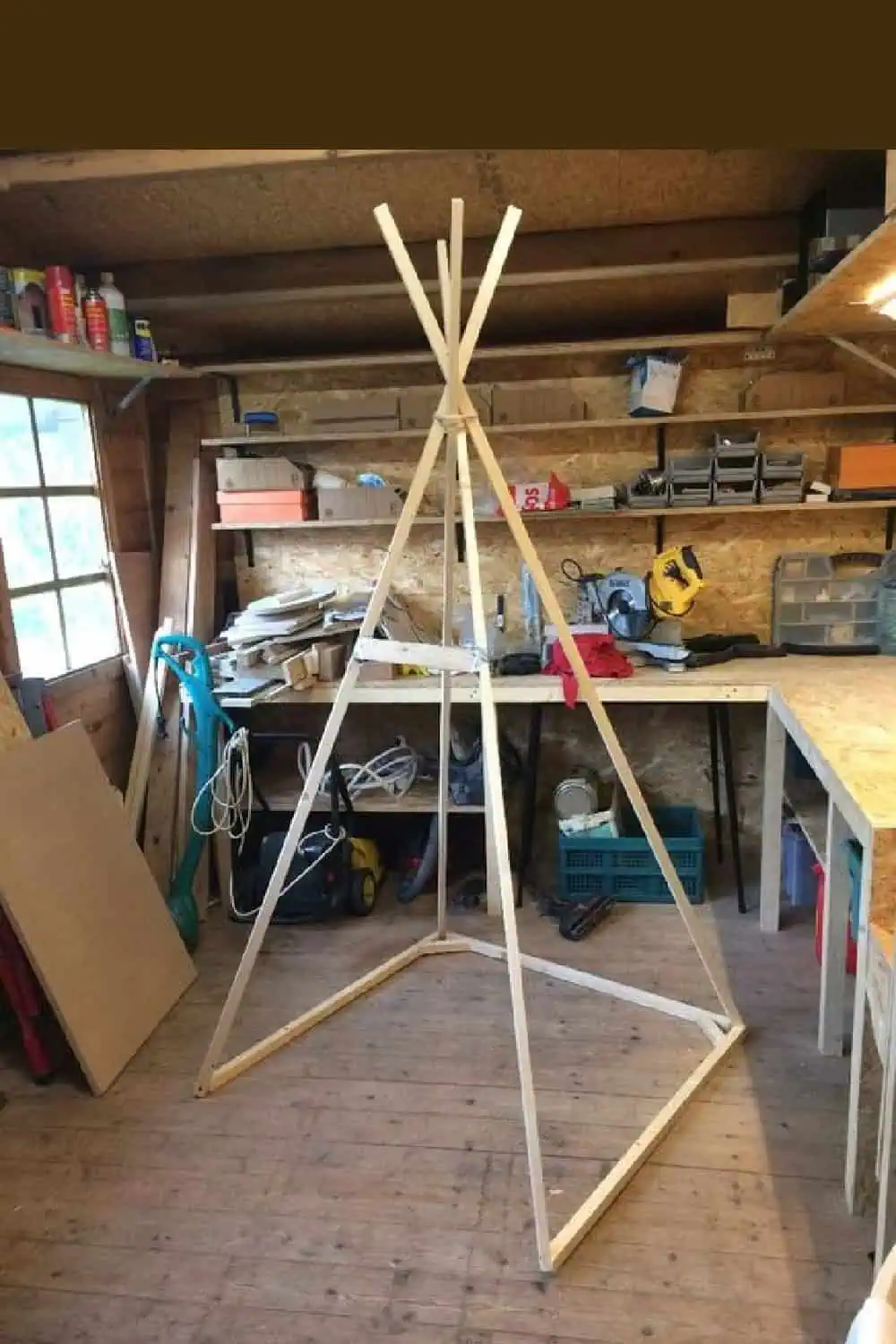 Wood frame for a Diy Ti Pi Christmas Tree