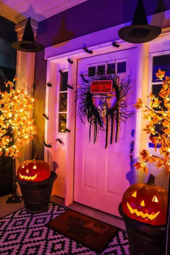 DIY Halloween Decorations  for the front porch outdoors