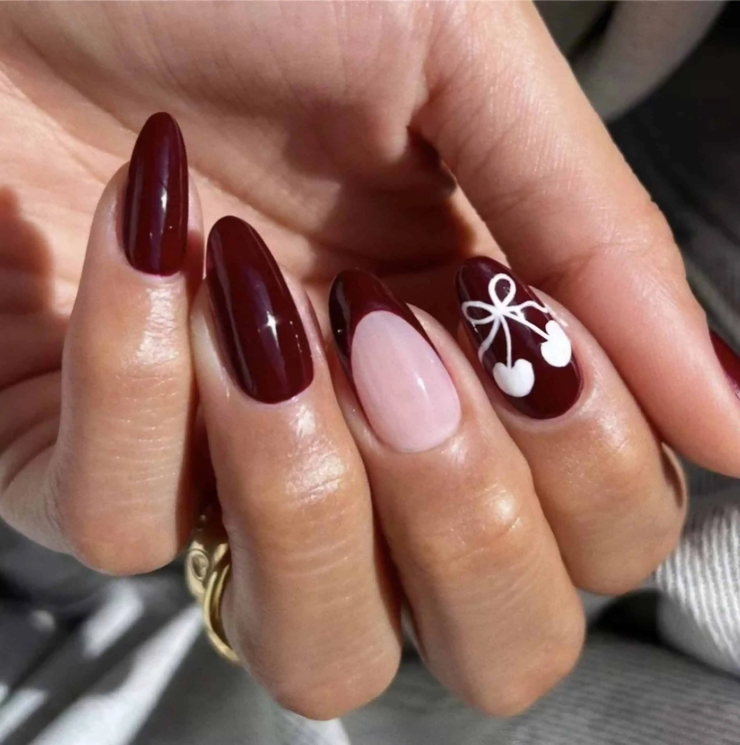 Black cherry early fall nails manicure