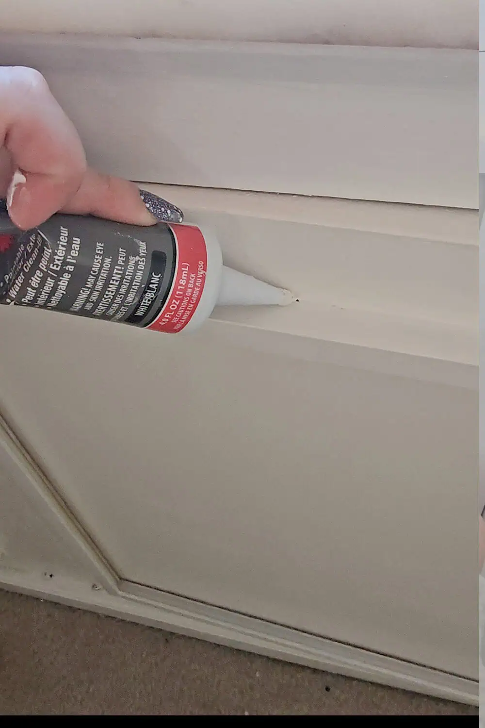 Easy DIY Renter Friendly Wainscoting for the Home or Apartment