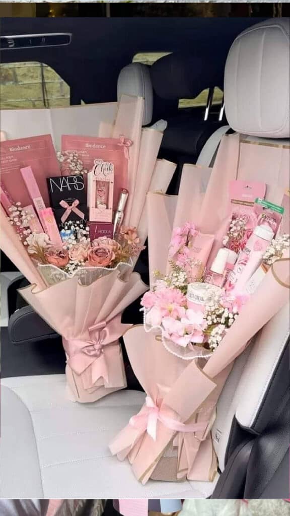 Easy DIY Graduation Party Gift Ideas Make Up Bouquet for High School or College Best Friend Girls