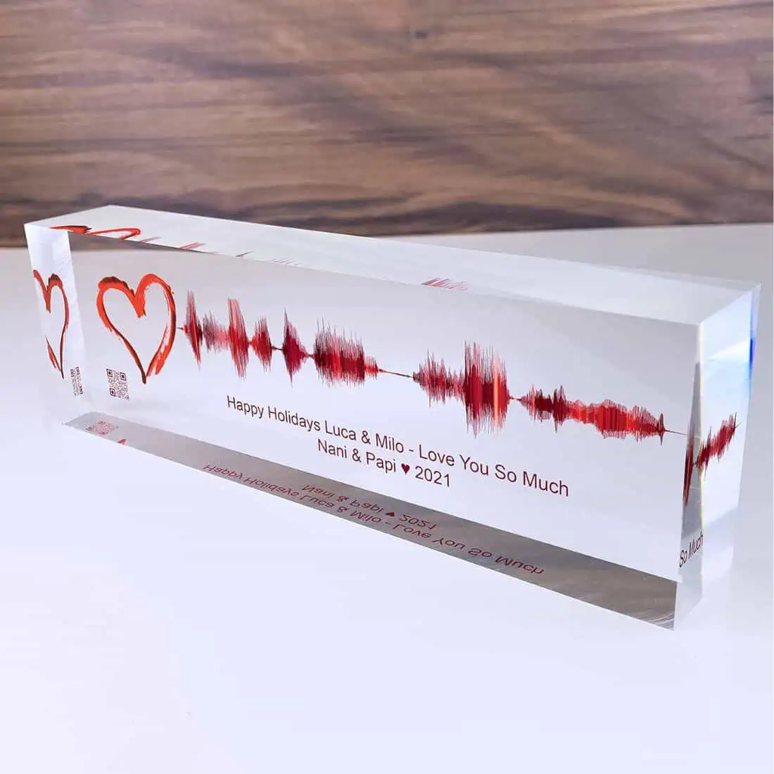 Personalized soundwave art crystal featuring a custom voice message or song, a meaningful gift idea for boyfriend, husband, dad, or grandpa. Unique keepsake that turns “I love you” or a favorite memory into visual art. Popular romantic and sentimental men’s gift for Valentine’s Day, Father’s Day, Christmas, anniversaries, or birthdays.