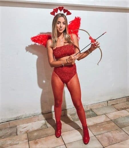 Easy DIY Cupid College Girls Halloween Costume