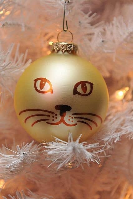 Easy DIY Cat Ornament made with a Sharpie. Great, simple, craft gift for kids, teachers, friends, and Christmas.