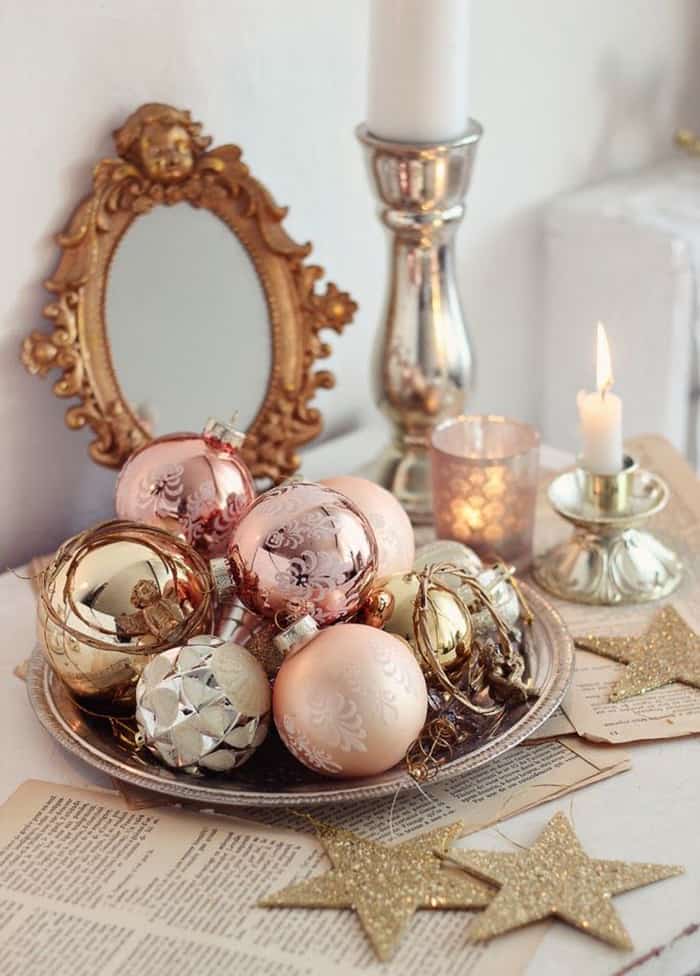 Easy DIY Christmas Decorations Ornaments on a Plate