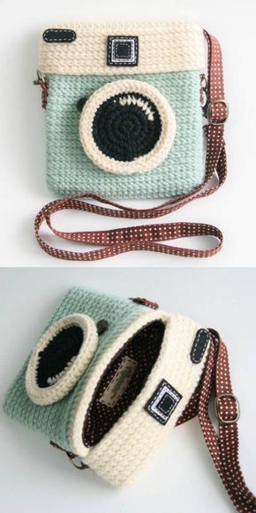 DIY Crochet Camera Purse with FREE video tutorial and pattern. A cute, trendy outfit idea and a great gift. The best free crotchet patterns and tutorials.