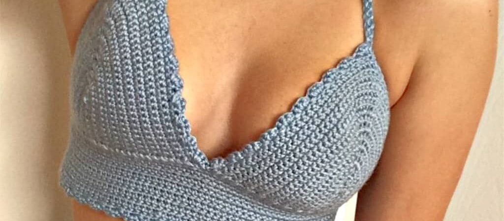 DIY crochet Halter Top includes pattern and tutorial. Great for teens and College students. Gift and cute outfit idea for Spring and Summer.