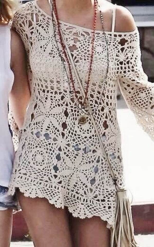 DIY Crochet Boho Sweater with free pattern. Trendy outfit for Spring or Summer. Also a great gift idea. The best free crotchet patterns and tutorials.