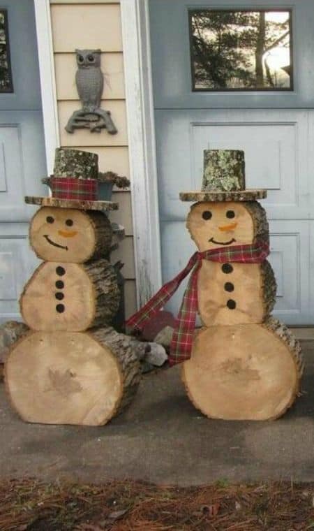 How to make: Easy DIY Rustic Christmas Decorations using logs and branches. Perfect Christmas or winter decoration for indoors or out doors. Great Budget decor ideas for the home. #Christmas #Wedding #Craft