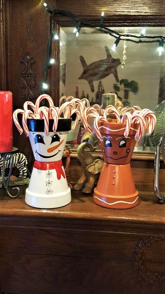 How to make: Easy DIY Candy bowl or vase Christmas Decorations using Claypots. Perfect Christmas or winter decoration, DIY gift, craft, or wedding centerpiece. Great Budget decor ideas for the home. #Christmas #ChristmasCrafts #DIYGifts #Kids