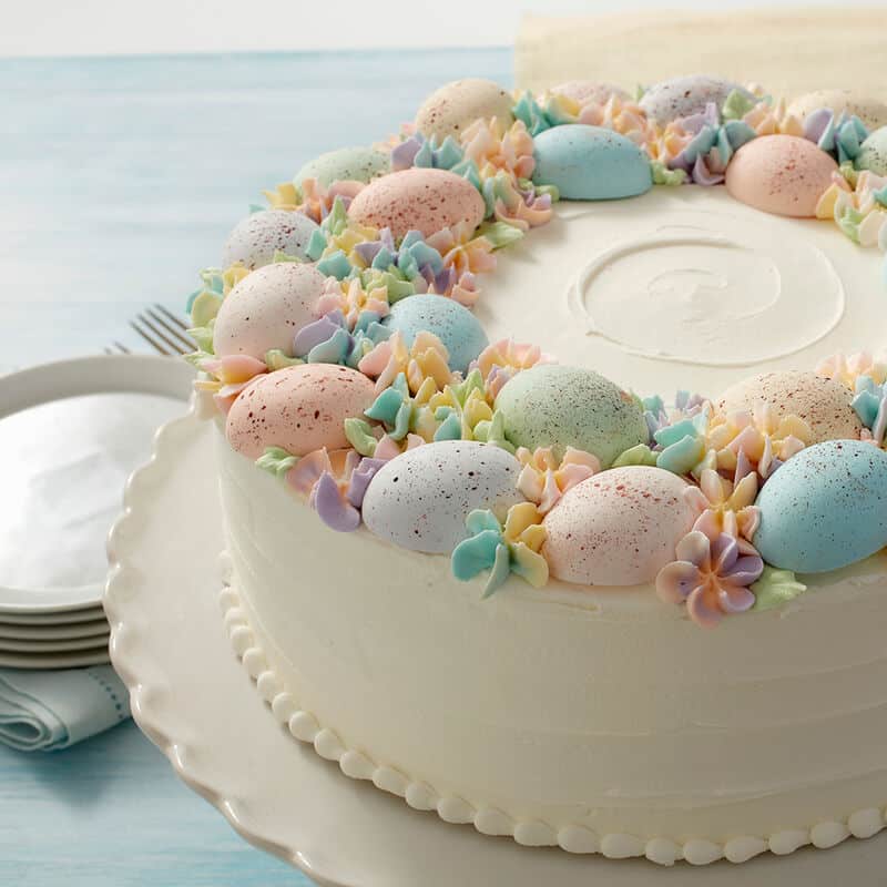 Easy and Elegant Speckled Eggs Easter Cake decorating idea. Simple Easter cake decorating ideas and dessert recipes.