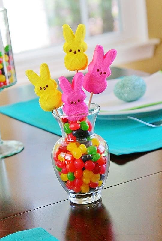 Easy DIY Peeps and Jelly Bean Bouquet table decoration and craft idea kids can make for Easter. The Best Easy DIY Easter Decoration Ideas.