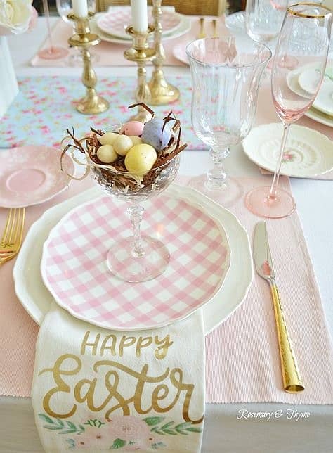 Eggs in a Martini or Champagne glass is a simple Table Decoration for Easter. The Best Easy DIY Easter Decoration Ideas 