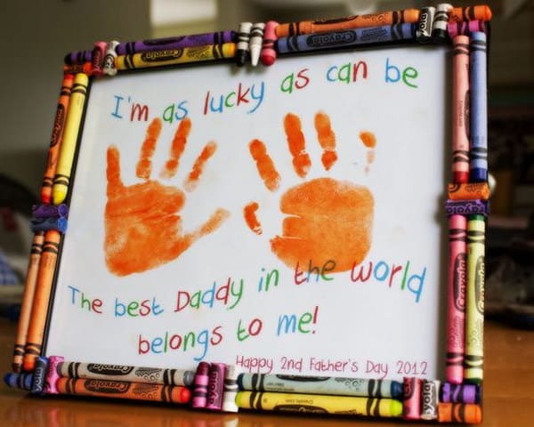 DIY Father's Day crayon frame hand print gift idea for Dad from kids