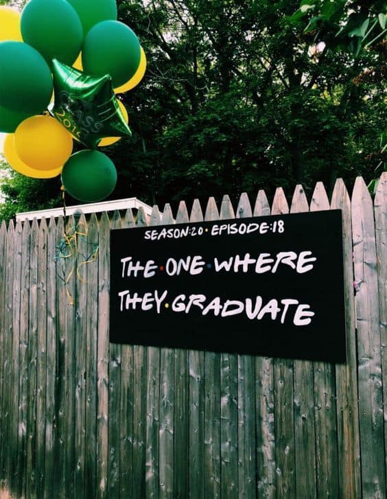 Friends tv show photo party backdrop Graduation Party idea. Easy DIY Graduation Party Decoration Ideas.