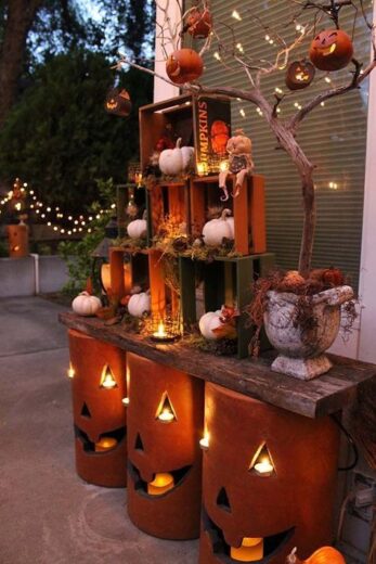 DIY Halloween Outdoor Party table decor