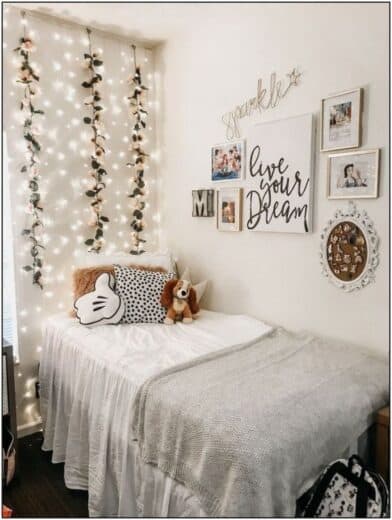 Teen Bedroom Fairy Lighting and garland decor