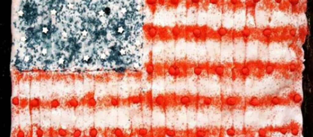 Easy DIY 4th of July party ideas. Dessert decorating hack.