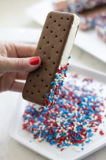 Patriotic ice cream sandwich sprinkles dessert. Easy DIY 4th of July party ideas for Food, and decorations.