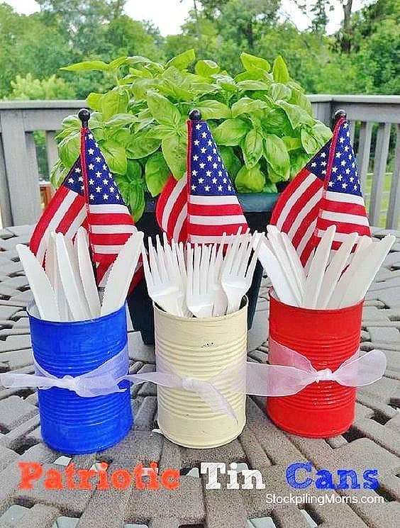 Red, white, and blue painted cans craft. Easy DIY 4th of July Party Ideas on a budget for your table. #RedWhiteAndBlue #Patriotic